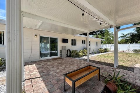 Villa ou maison à louer à Saint Petersburg, Floride: 3 chambres, 97.73 m2 № 2396971 - photo 19