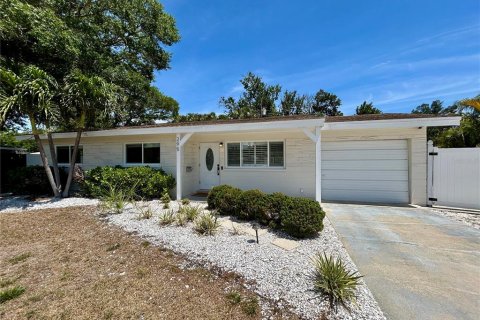 Villa ou maison à louer à Saint Petersburg, Floride: 3 chambres, 97.73 m2 № 2396971 - photo 2