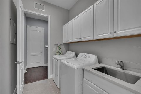 Купить виллу или дом в Брейдентон, Флорида 9 комнат, 313.55м2, № 2313366 - фото 21
