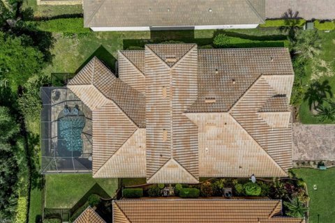 Купить виллу или дом в Брейдентон, Флорида 9 комнат, 313.55м2, № 2313366 - фото 3