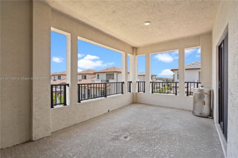 Townhouse in URBANA in Doral, Florida 3 bedrooms, 219.81 sq.m. № 1752078 - photo 29