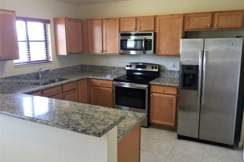 Copropriété à louer à Cutler Bay, Floride: 3 chambres, 95.88 m2 № 1832309 - photo 2