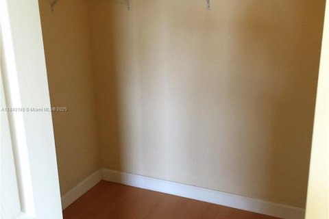 Condo in Cutler Bay, Florida, 3 bedrooms  № 1832309 - photo 5