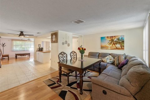 Casa en venta en Hudson, Florida, 2 dormitorios, 111.48 m2 № 1612817 - foto 7