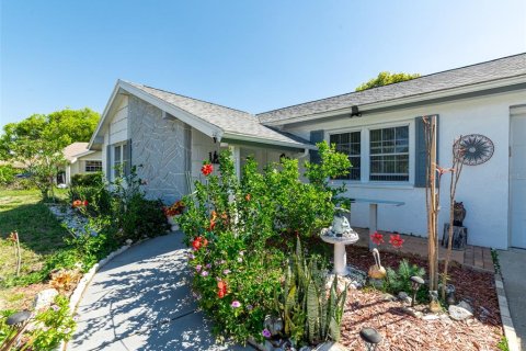 Casa en venta en Hudson, Florida, 2 dormitorios, 111.48 m2 № 1612817 - foto 5