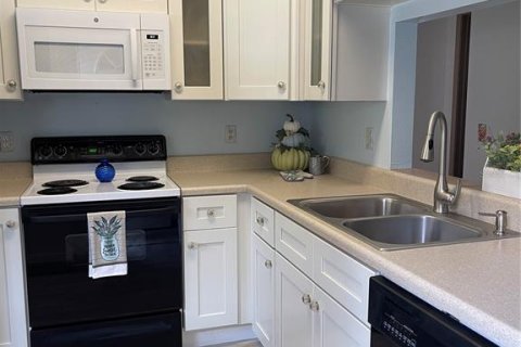 House in Port Orange, Florida 2 bedrooms, 93.83 sq.m. № 1570331 - photo 2