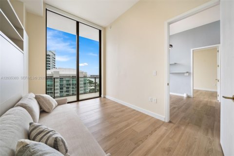 Condominio en venta en Miami, Florida, 2 dormitorios, 91.79 m2 № 2089646 - foto 13