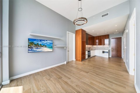 Condominio en venta en Miami, Florida, 2 dormitorios, 91.79 m2 № 2089646 - foto 15