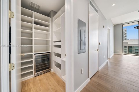 Condominio en venta en Miami, Florida, 2 dormitorios, 91.79 m2 № 2089646 - foto 27