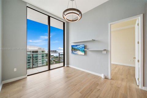 Condominio en venta en Miami, Florida, 2 dormitorios, 91.79 m2 № 2089646 - foto 3