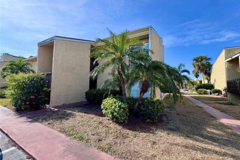 Condominio en venta en Sarasota, Florida, 2 dormitorios, 89.56 m2 № 1866076 - foto 1