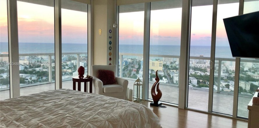 Condominio en Miami Beach, Florida, 2 dormitorios  № 2008129