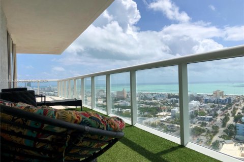 Condominio en alquiler en Miami Beach, Florida, 2 dormitorios, 127.28 m2 № 2008129 - foto 12