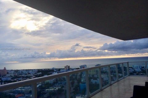 Condominio en alquiler en Miami Beach, Florida, 2 dormitorios, 127.28 m2 № 2008129 - foto 5