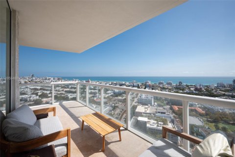 Condominio en alquiler en Miami Beach, Florida, 2 dormitorios, 127.28 m2 № 2008129 - foto 28
