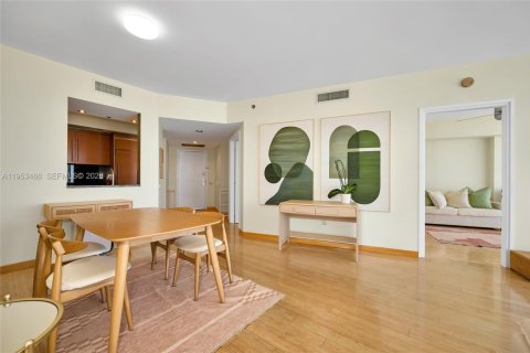 Condominio en alquiler en Miami Beach, Florida, 2 dormitorios, 127.28 m2 № 2008129 - foto 20