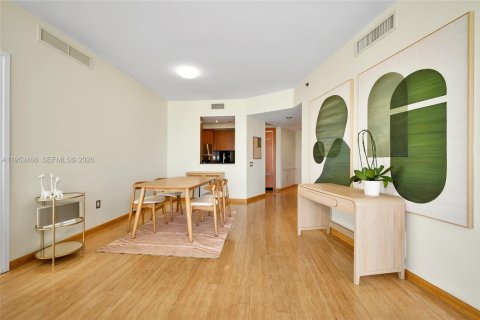 Condominio en alquiler en Miami Beach, Florida, 2 dormitorios, 127.28 m2 № 2008129 - foto 19