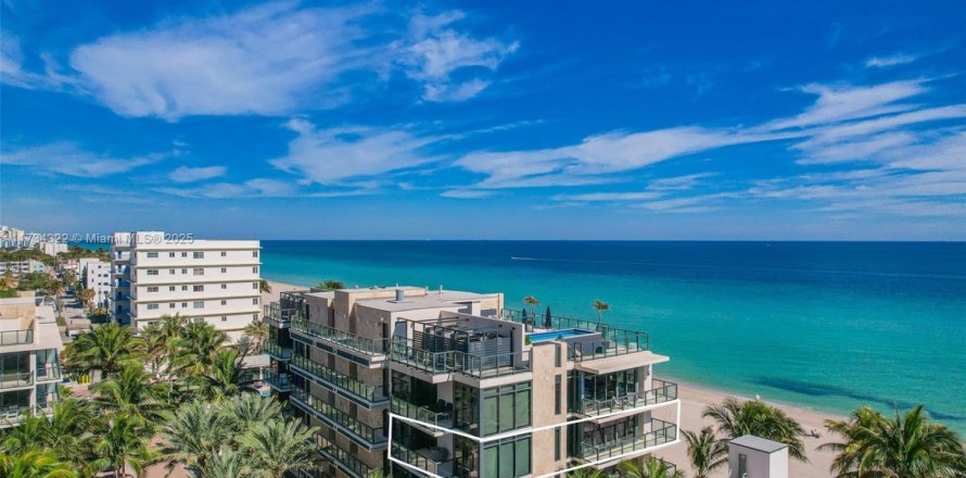 Кондоминиум с 3 спальнями в Холливуд, Флорида № 2060001