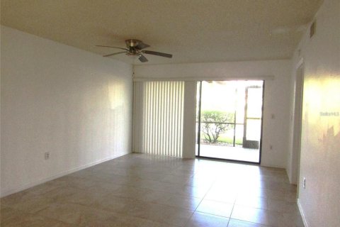 Condo in Sarasota, Florida, 2 bedrooms № 2148972 - photo 13