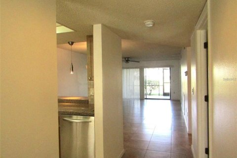 Condo in Sarasota, Florida, 2 bedrooms № 2148972 - photo 6
