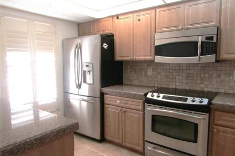 Condo in Sarasota, Florida, 2 bedrooms № 2148972 - photo 3