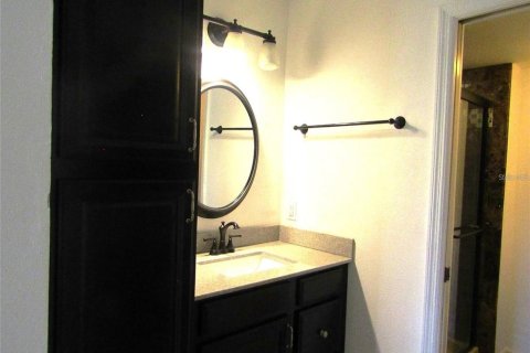 Condo in Sarasota, Florida, 2 bedrooms № 2148972 - photo 18