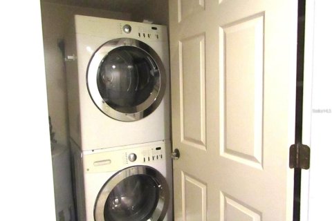 Condo in Sarasota, Florida, 2 bedrooms № 2148972 - photo 11