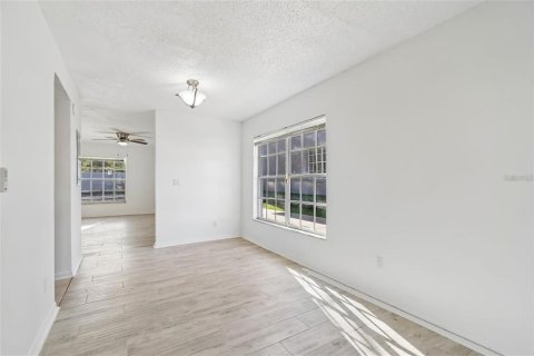 Townhouse in Tampa, Florida 3 bedrooms, 127.09 sq.m. № 2395930 - photo 24