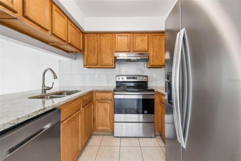 Townhouse in Tampa, Florida 3 bedrooms, 127.09 sq.m. № 2395930 - photo 25