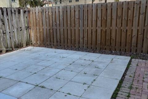 Touwnhouse à louer à Homestead, Floride: 2 chambres, 114.64 m2 № 2001078 - photo 4