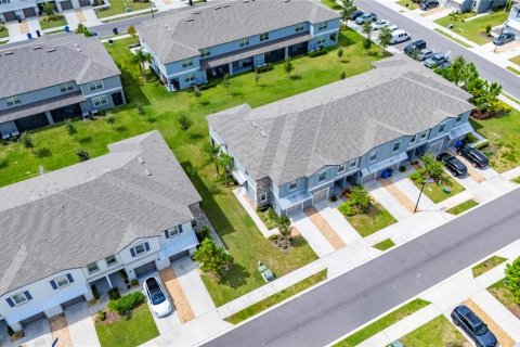Townhouse in Sun City Center, Florida 3 bedrooms, 172.24 sq.m. № 2385605 - photo 16