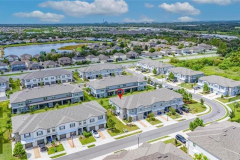 Townhouse in Sun City Center, Florida 3 bedrooms, 172.24 sq.m. № 2385605 - photo 13