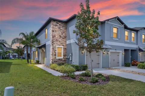 Townhouse in Sun City Center, Florida 3 bedrooms, 172.24 sq.m. № 2385605 - photo 17