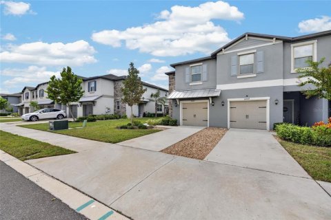 Townhouse in Sun City Center, Florida 3 bedrooms, 172.24 sq.m. № 2385605 - photo 8