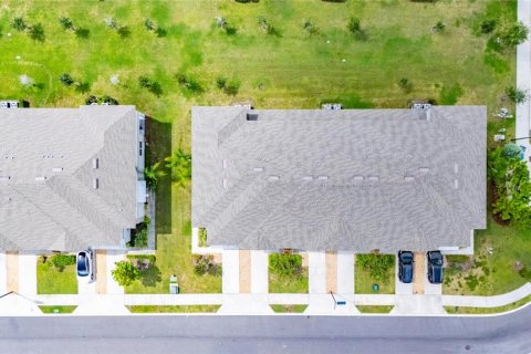 Townhouse in Sun City Center, Florida 3 bedrooms, 172.24 sq.m. № 2385605 - photo 15