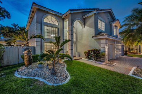 Villa ou maison à Miramar, Floride 5 chambres, 313.82 m2 № 2403965