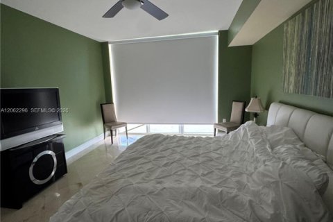Copropriété à louer à Hallandale Beach, Floride: 3 chambres, 171.03 m2 № 2270369 - photo 20