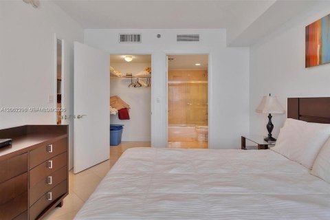 Copropriété à louer à Hallandale Beach, Floride: 3 chambres, 171.03 m2 № 2270369 - photo 16
