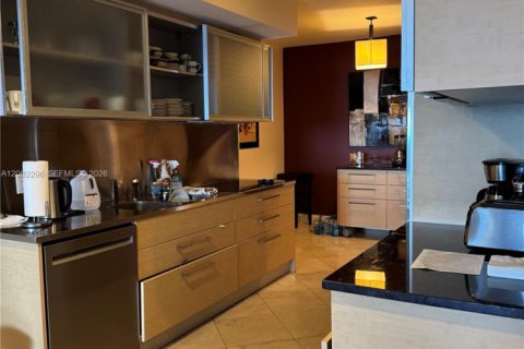 Copropriété à louer à Hallandale Beach, Floride: 3 chambres, 171.03 m2 № 2270369 - photo 11