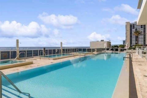 Copropriété à louer à Hallandale Beach, Floride: 3 chambres, 171.03 m2 № 2270369 - photo 26