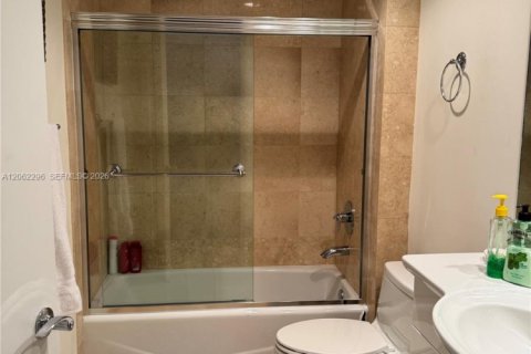 Copropriété à louer à Hallandale Beach, Floride: 3 chambres, 171.03 m2 № 2270369 - photo 17