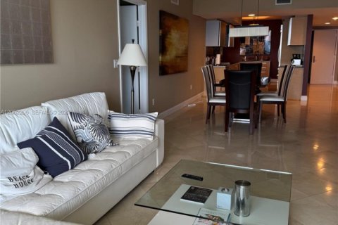 Copropriété à louer à Hallandale Beach, Floride: 3 chambres, 171.03 m2 № 2270369 - photo 5