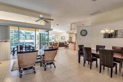 Купить виллу или дом в Кейп-Корал, Флорида 3 спальни, № 1978701 - фото 2