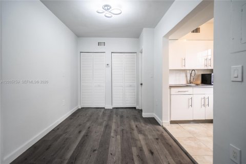 Apartment in Miami Beach, Florida 41.81 sq.m. № 2069571 - photo 6