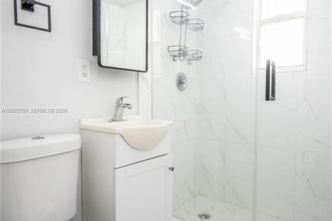 Apartment in Miami Beach, Florida 41.81 sq.m. № 2069571 - photo 9