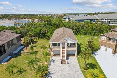 House in New Port Richey, Florida 4 bedrooms, 245.26 sq.m. № 2199234 - photo 6