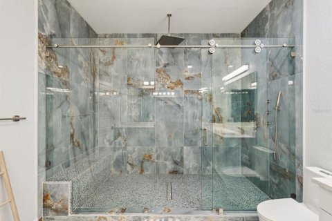 House in New Port Richey, Florida 4 bedrooms, 245.26 sq.m. № 2199234 - photo 21