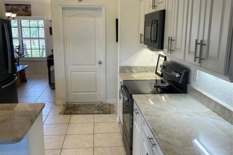 House in Port Charlotte, Florida 3 bedrooms, 165.18 sq.m. № 1736303 - photo 15