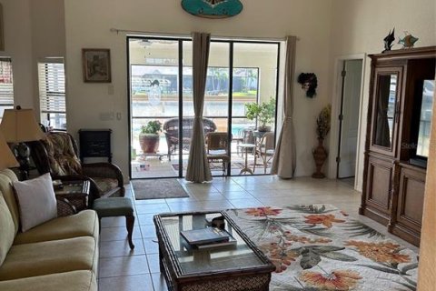 House in Port Charlotte, Florida 3 bedrooms, 165.18 sq.m. № 1736303 - photo 11