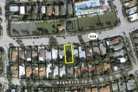 Terreno en venta en Miami Beach, Florida № 1964737 - foto 2